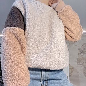Fuzzy/soft sweater